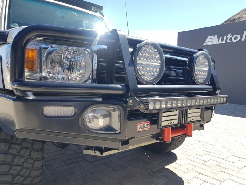 Toyota Land Cruiser - Auto Investments Waterkloof - Image 10