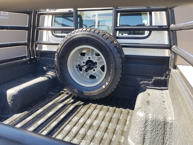 Toyota Land Cruiser - Auto Investments Waterkloof - Image 16