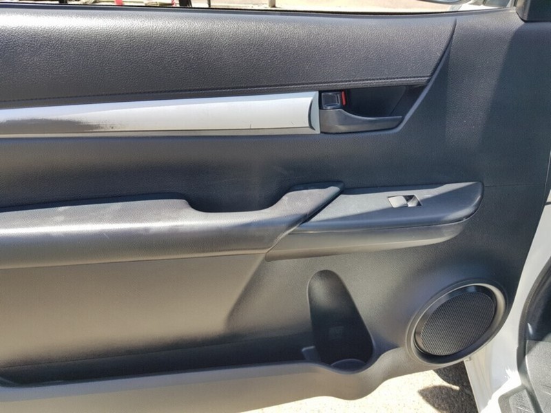 Toyota Hilux - Auto Investments Waterkloof - Image 12