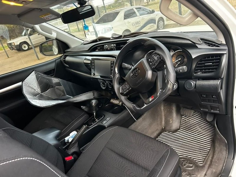 Toyota Hilux - Mit Mak Motors - Image 5