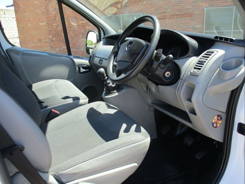 Opel Vivaro - Alpine Autohaus - Image 13