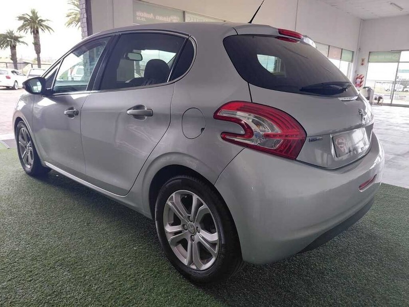 Peugeot 208 - Stiaan Autos (Pty) Ltd - Image 5