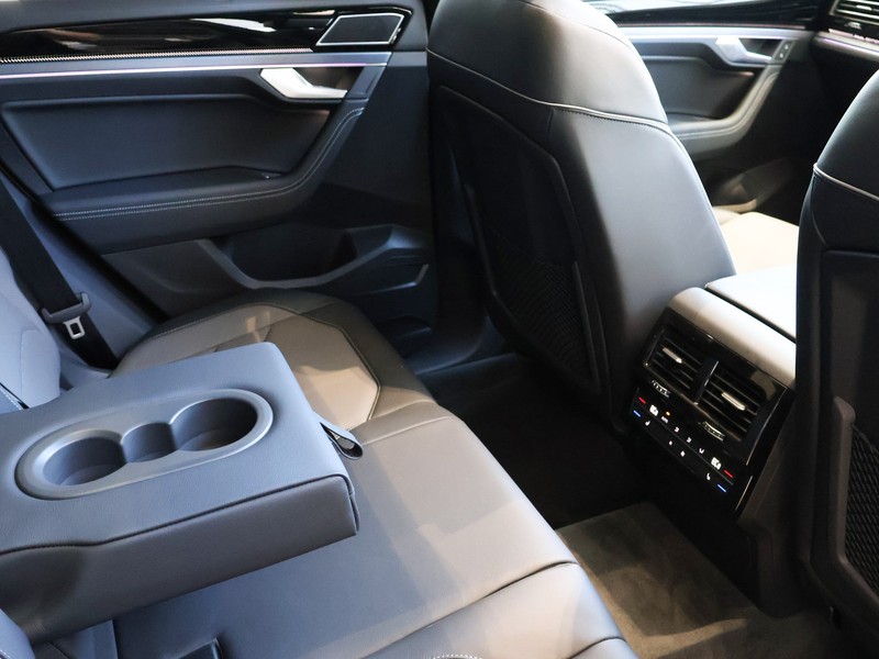 Volkswagen Touareg - Hatfield VW Pretoria - Image 9