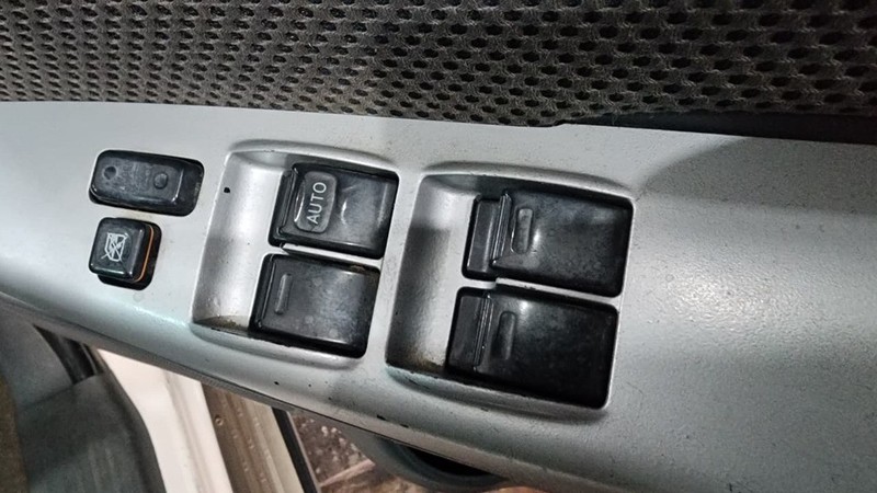 Toyota Hilux - FS Cars - Image 12
