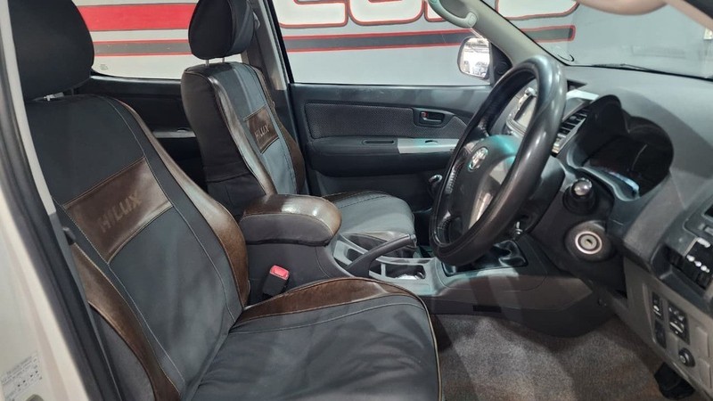 Toyota Hilux - FS Cars - Image 7