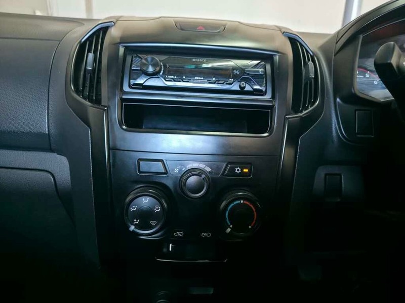 Isuzu D-Max - Auto Investments Rustenburg - Image 11
