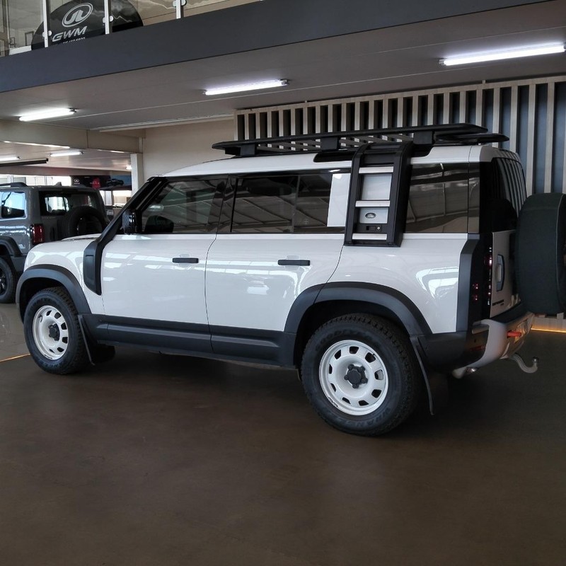 Land Rover Defender - Honda Vaal - Image 4