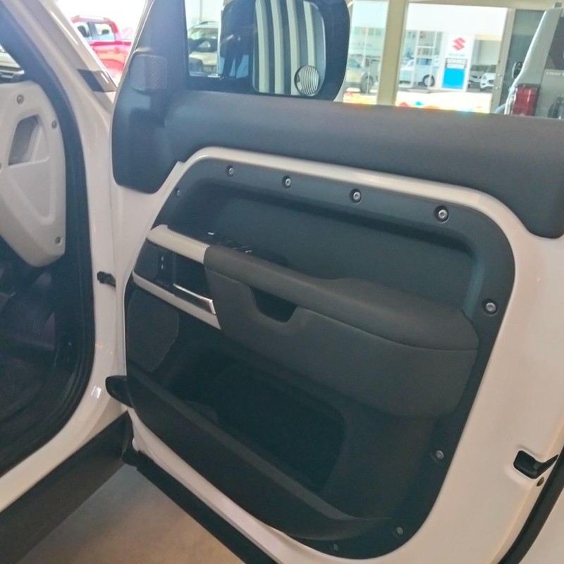 Land Rover Defender - Honda Vaal - Image 17