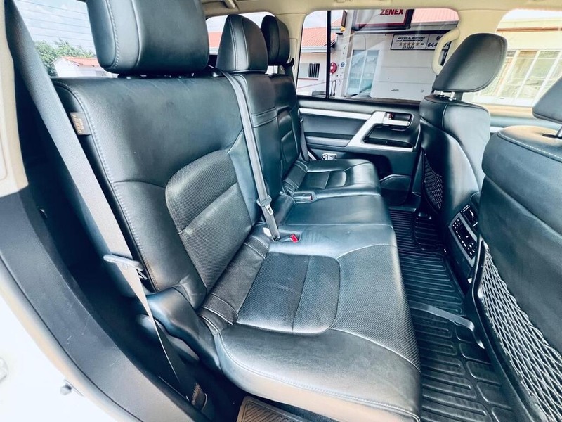 Toyota Land Cruiser - Auto Investments Waterkloof - Image 8