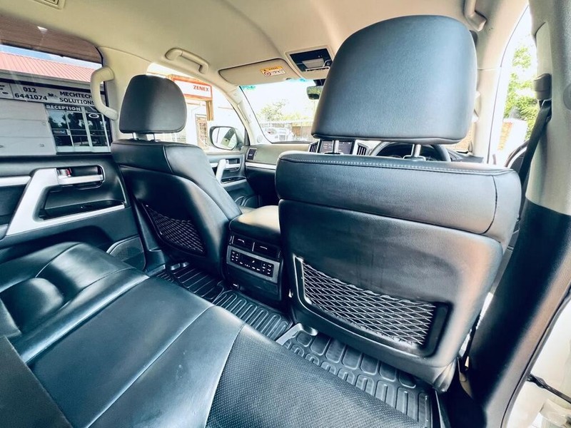 Toyota Land Cruiser - Auto Investments Waterkloof - Image 17