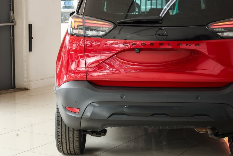 Opel Crossland - OMODA JAECOO Hatfield - Image 5