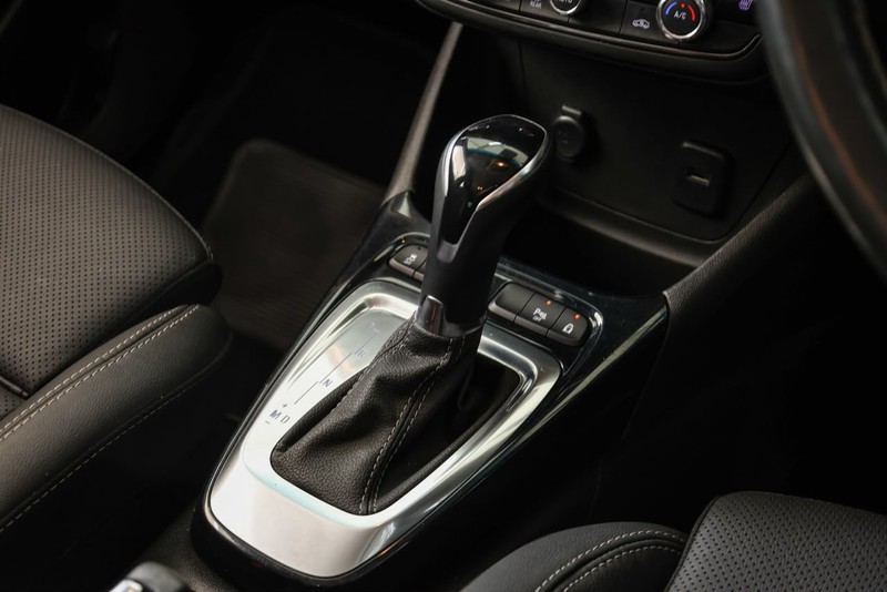 Opel Crossland - OMODA JAECOO Hatfield - Image 17