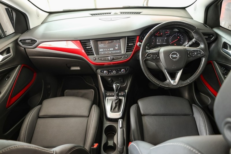Opel Crossland - OMODA JAECOO Hatfield - Image 18