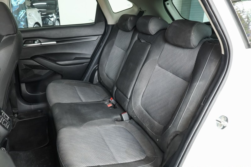 Kia Seltos - OMODA JAECOO Hatfield - Image 10