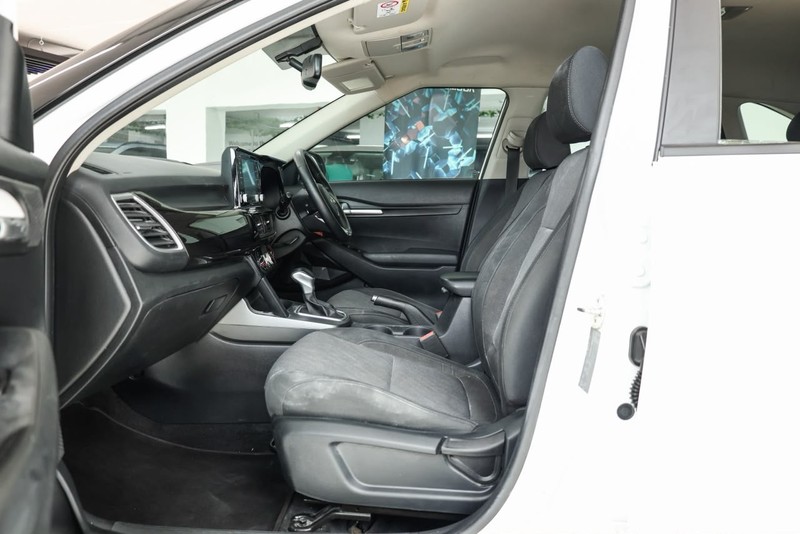 Kia Seltos - OMODA JAECOO Hatfield - Image 11