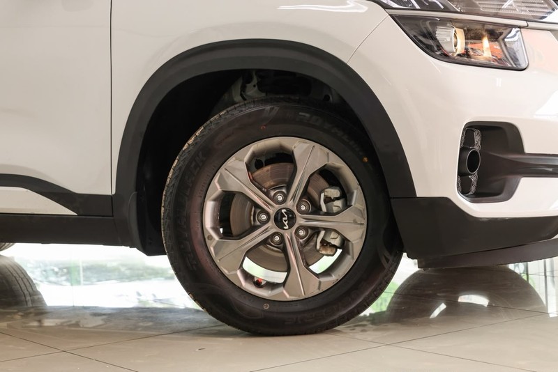 Kia Seltos - OMODA JAECOO Hatfield - Image 2