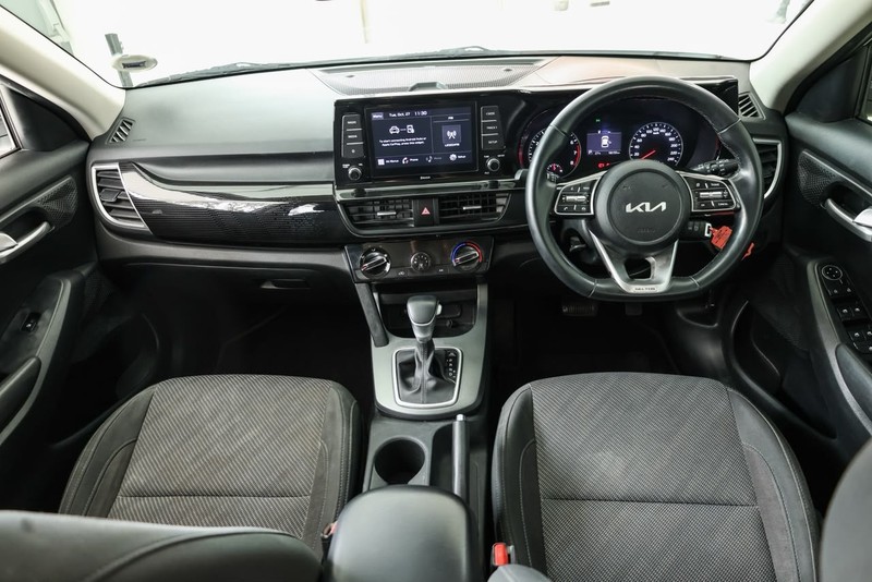 Kia Seltos - OMODA JAECOO Hatfield - Image 15