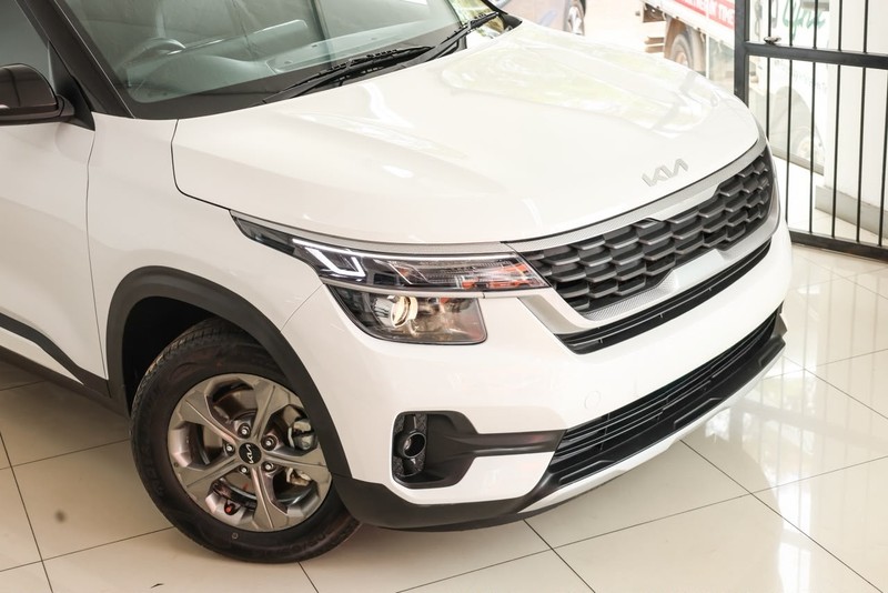 Kia Seltos - OMODA JAECOO Hatfield - Image 3