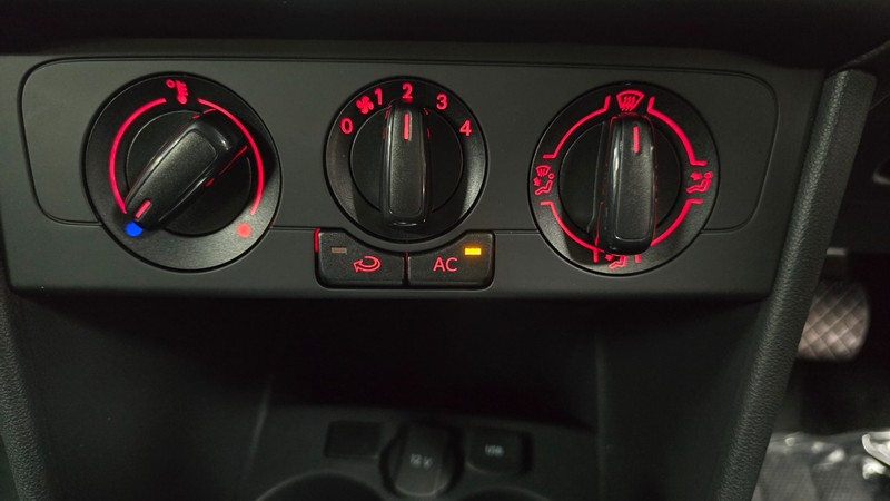 Volkswagen Polo Vivo - Hatfield VW Northcliff - Image 17