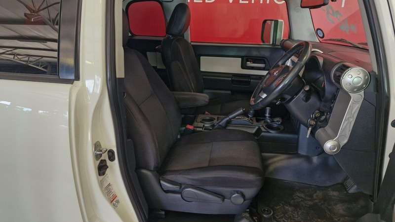 Toyota FJ Cruiser - Vaal Toyota Sasolburg - Image 8