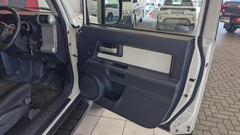 Toyota FJ Cruiser - Vaal Toyota Sasolburg - Image 11