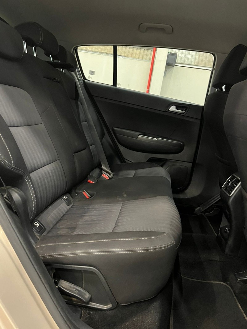 Kia Sportage - Weelee - Image 11
